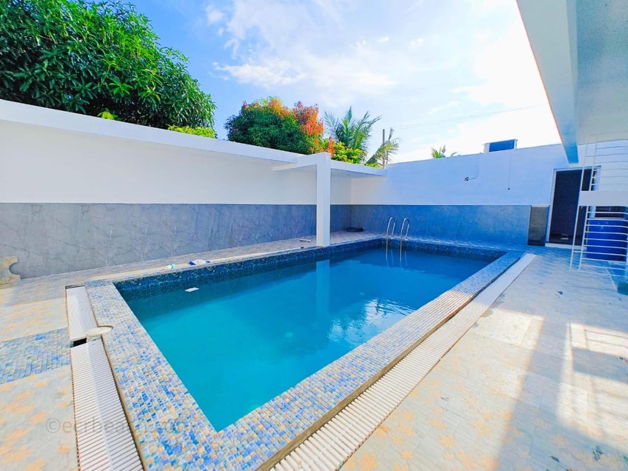 Rini Resort Chennai Exterior photo